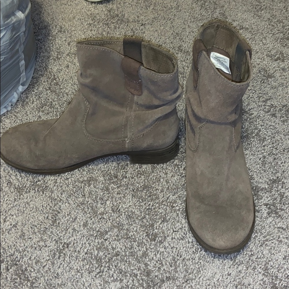 American eagle booties size 8